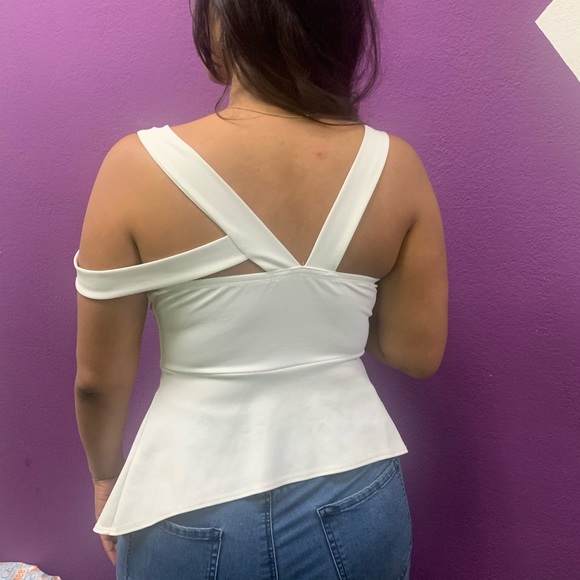 Asymmetrical peplum top - Picture 2 of 2